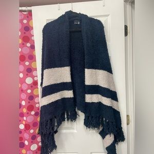 Barefoot dreams shawl